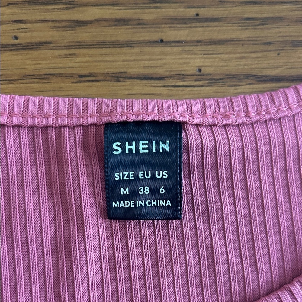 SHEIN Pink Ribbed Crop Top - Picture 3 of 3